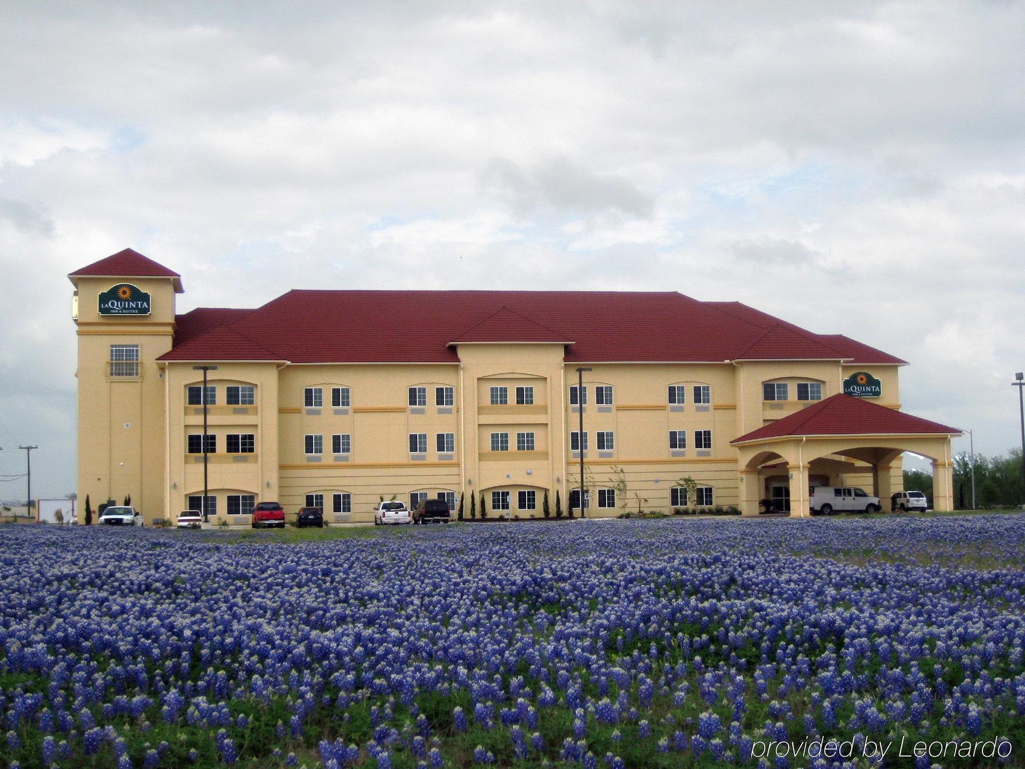 Baymont Inn & Suites Бренем Экстерьер фото