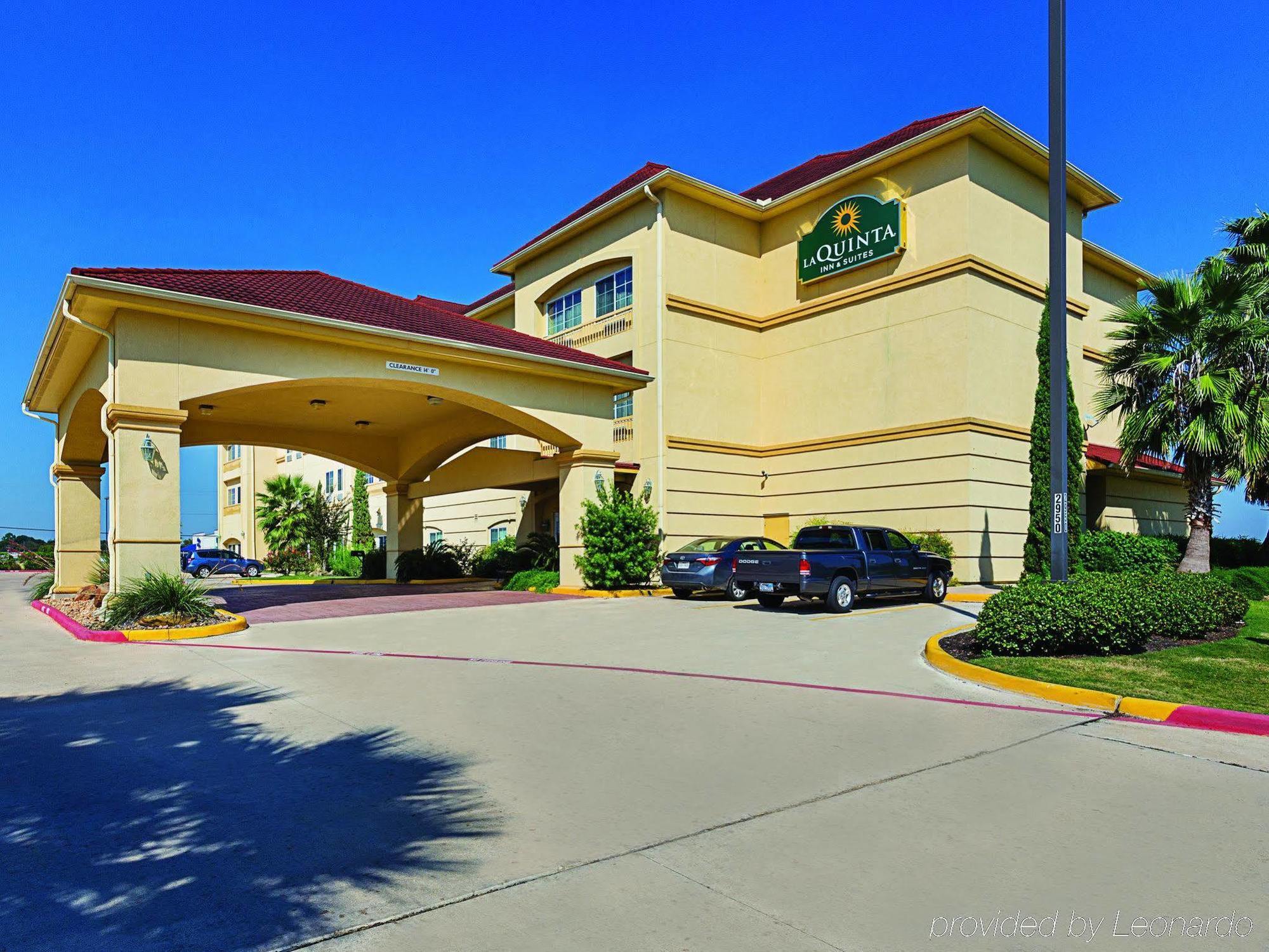 Baymont Inn & Suites Бренем Экстерьер фото