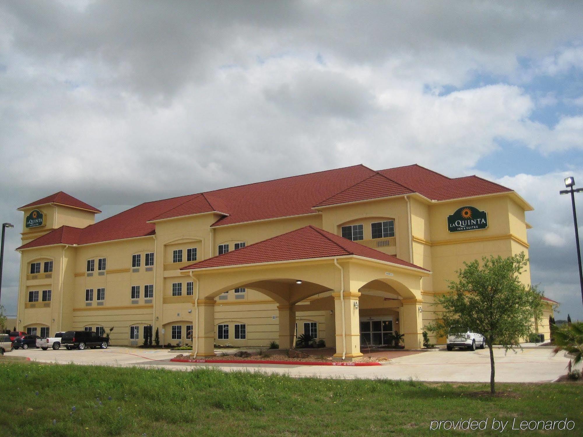 Baymont Inn & Suites Бренем Экстерьер фото